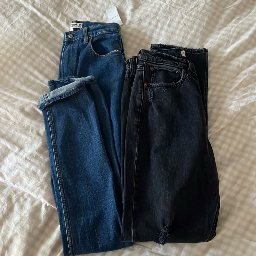 2 pairs of Abercrombie jeans size 2/26 L and 2-26 XL